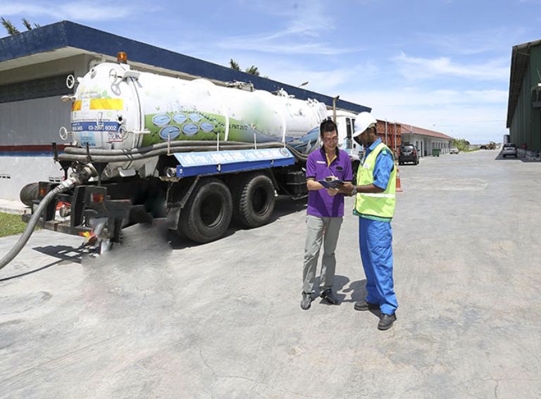 Dịch vụ hút hầm cầu quận Tân Phú nhanh chóng và triệt để 