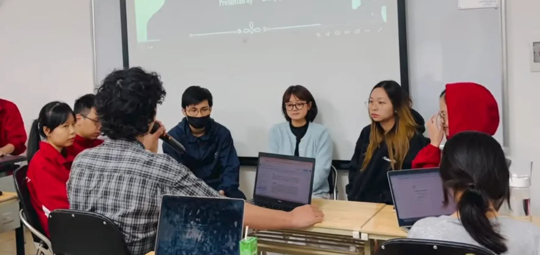 Đội ngũ biên tập viên của Dichvusach.vn